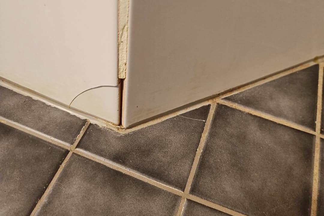 Cracked tile repair